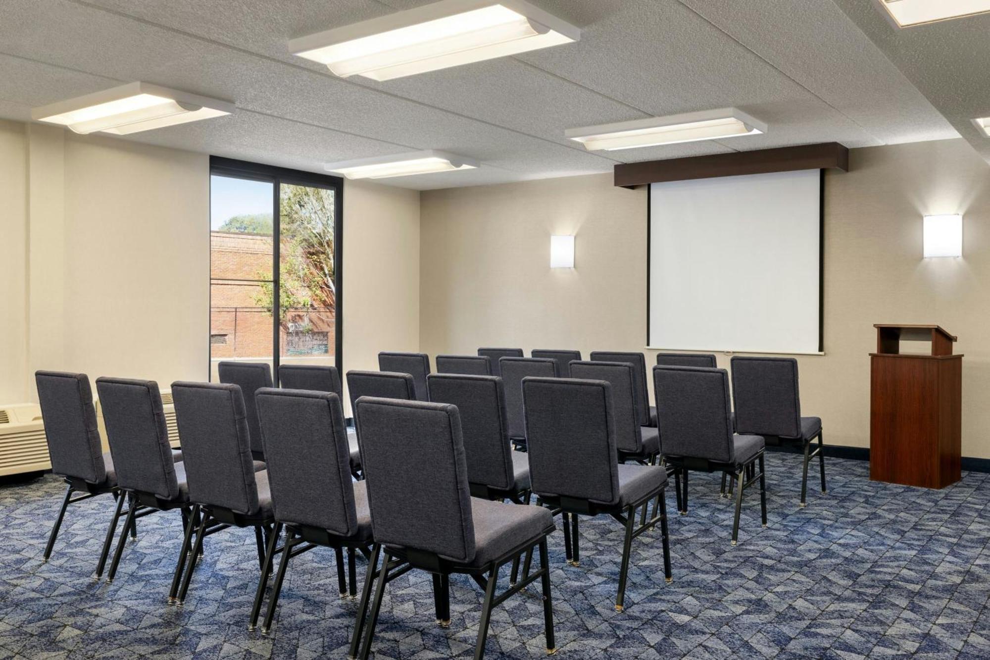 Courtyard Atlanta Northlake Такер Екстер'єр фото