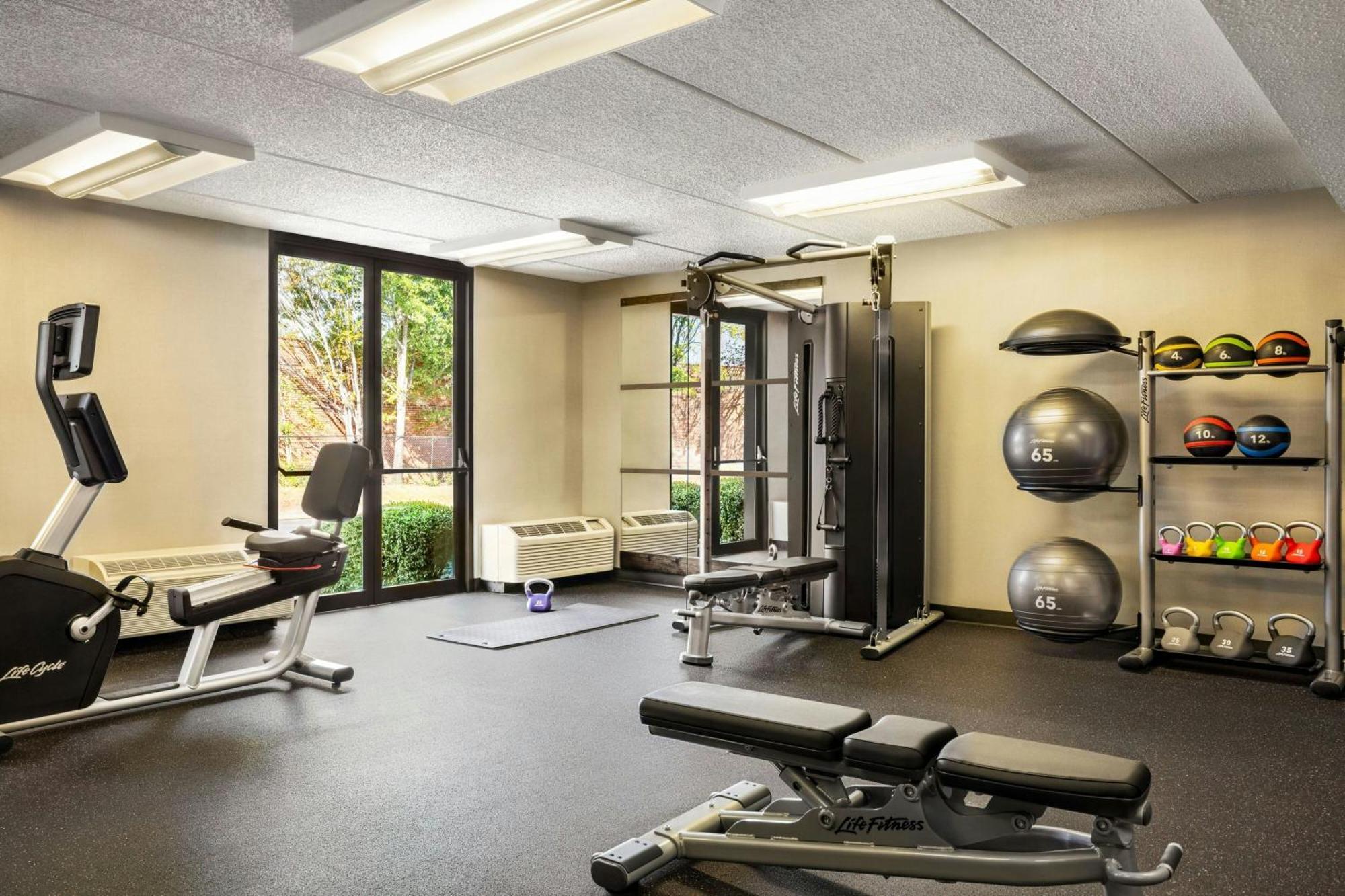Courtyard Atlanta Northlake Такер Екстер'єр фото