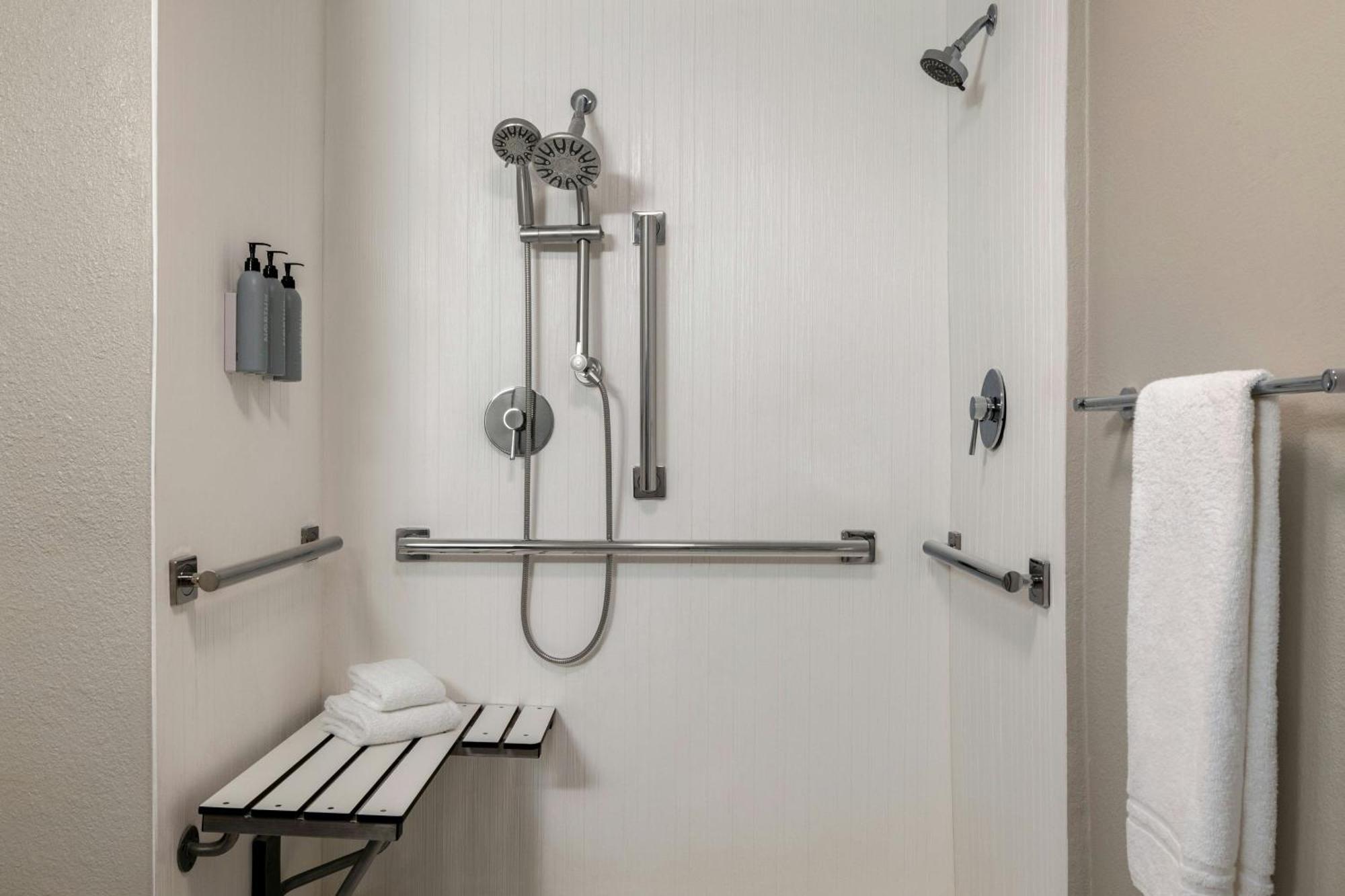 Courtyard Atlanta Northlake Такер Екстер'єр фото