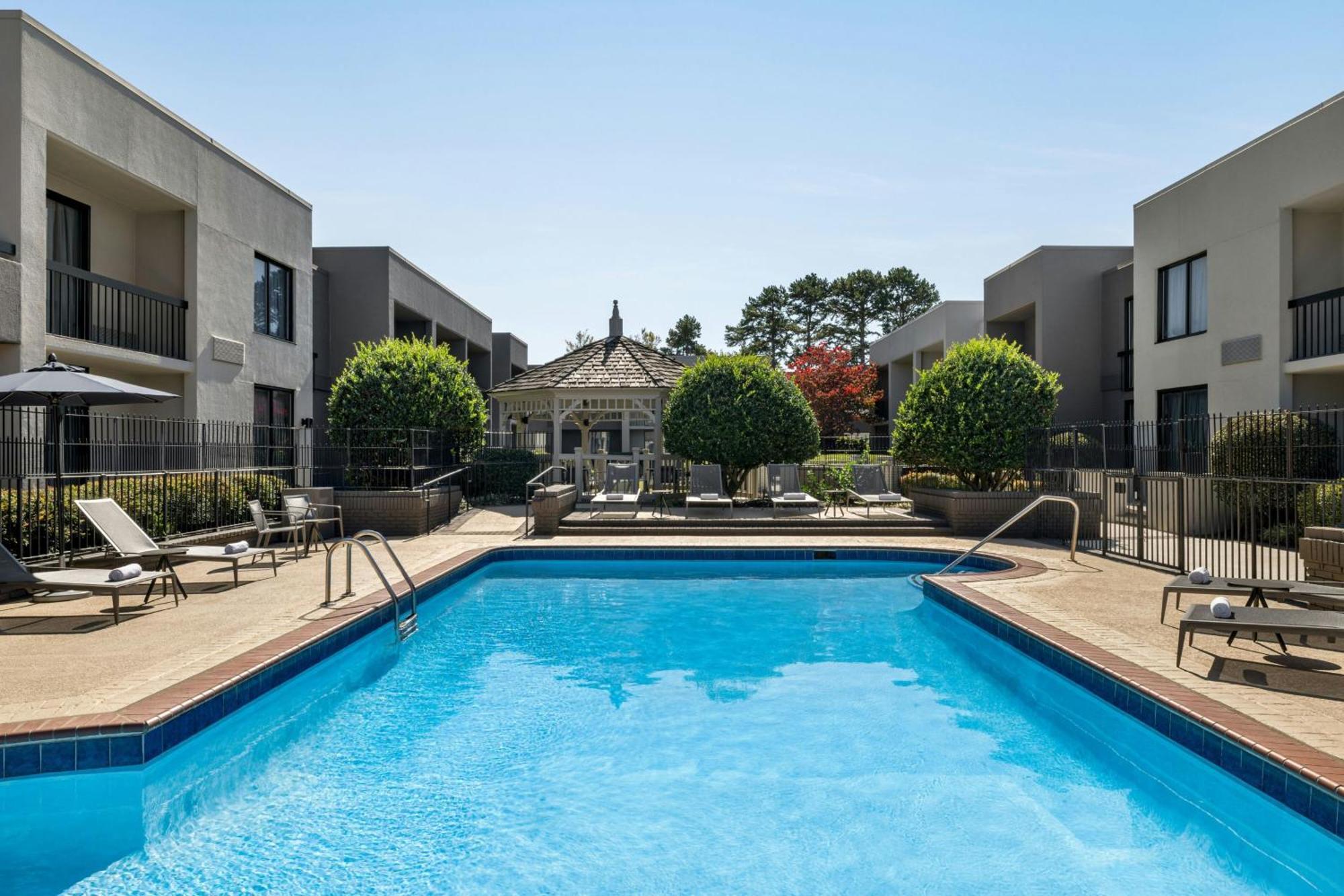 Courtyard Atlanta Northlake Такер Екстер'єр фото